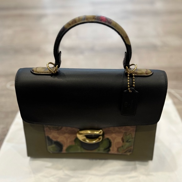 Coach unlimited edition handbag, original price $650.00 plus tax - Picture 12 of 16